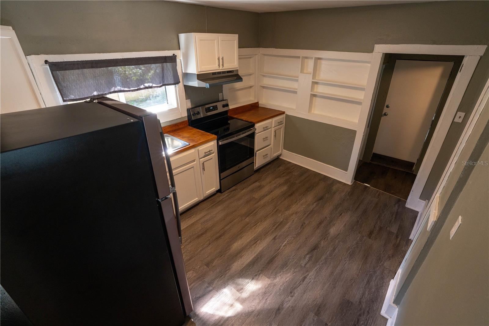 Image 14 of 29 For 8122 Marks Street