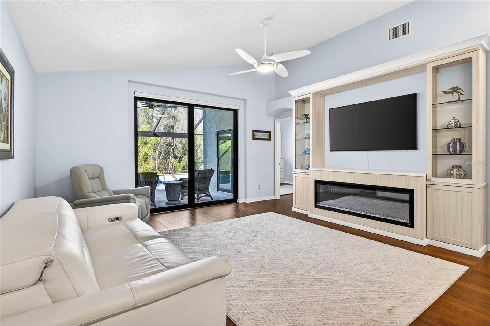 Listing photo id 28 for 19145 Cypress Green Drive