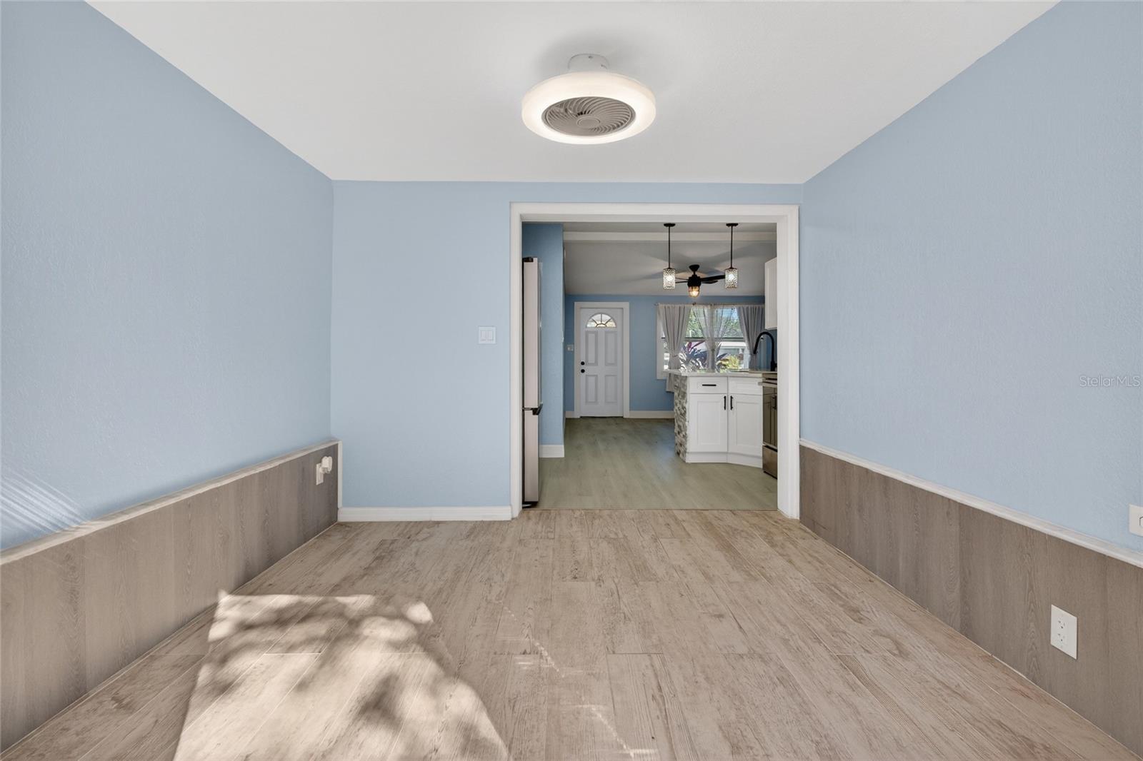 Listing photo id 15 for 10578 117th Drive