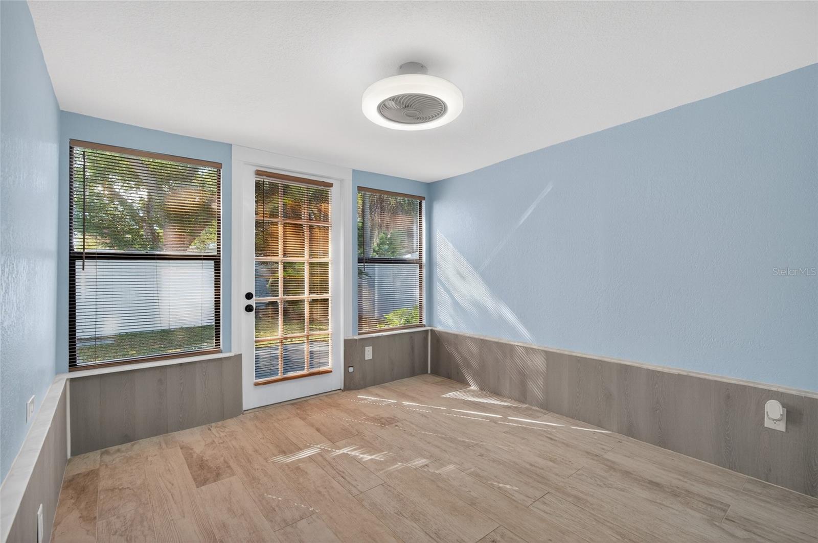 Listing photo id 17 for 10578 117th Drive