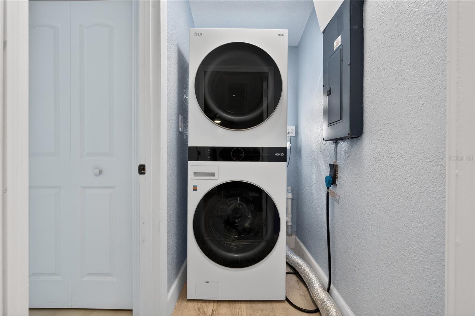 Listing photo id 19 for 10578 117th Drive