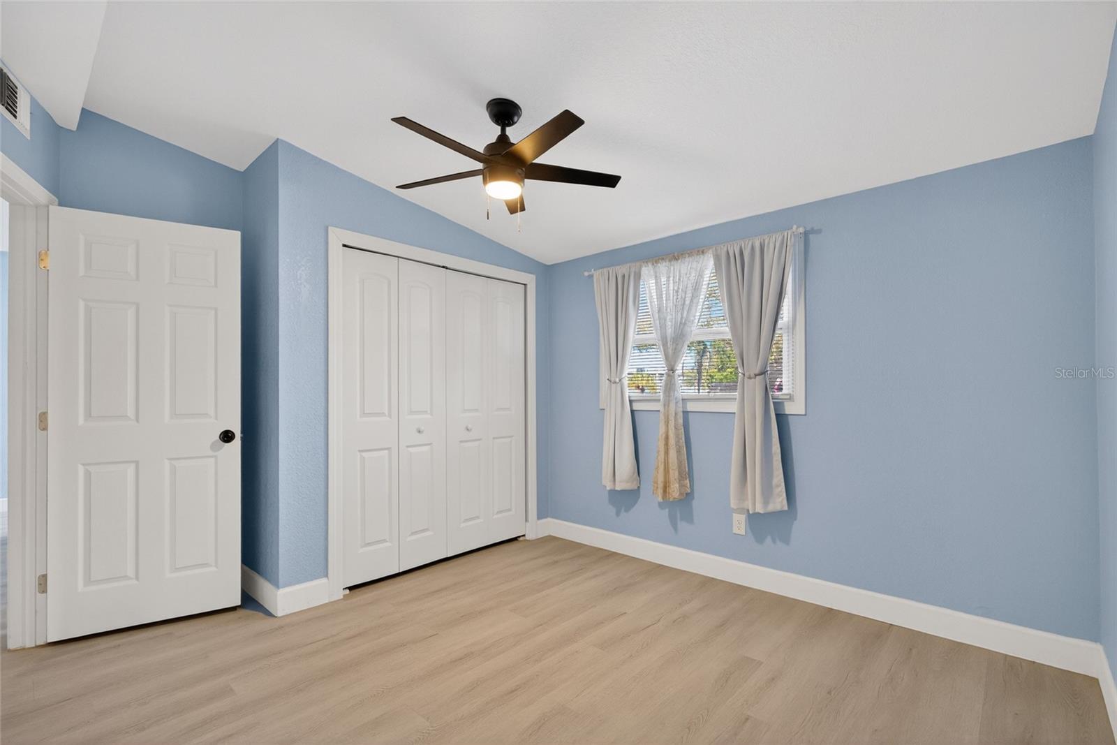 Listing photo id 26 for 10578 117th Drive