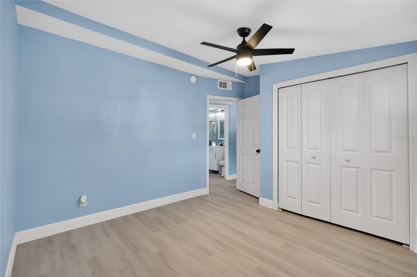 Listing photo id 27 for 10578 117th Drive