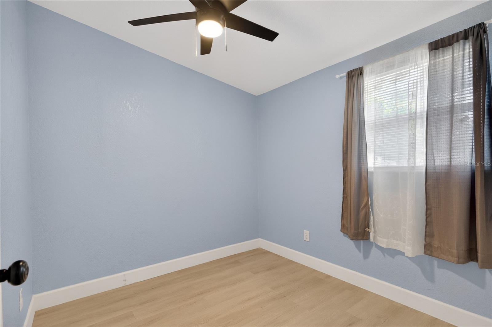 Listing photo id 31 for 10578 117th Drive