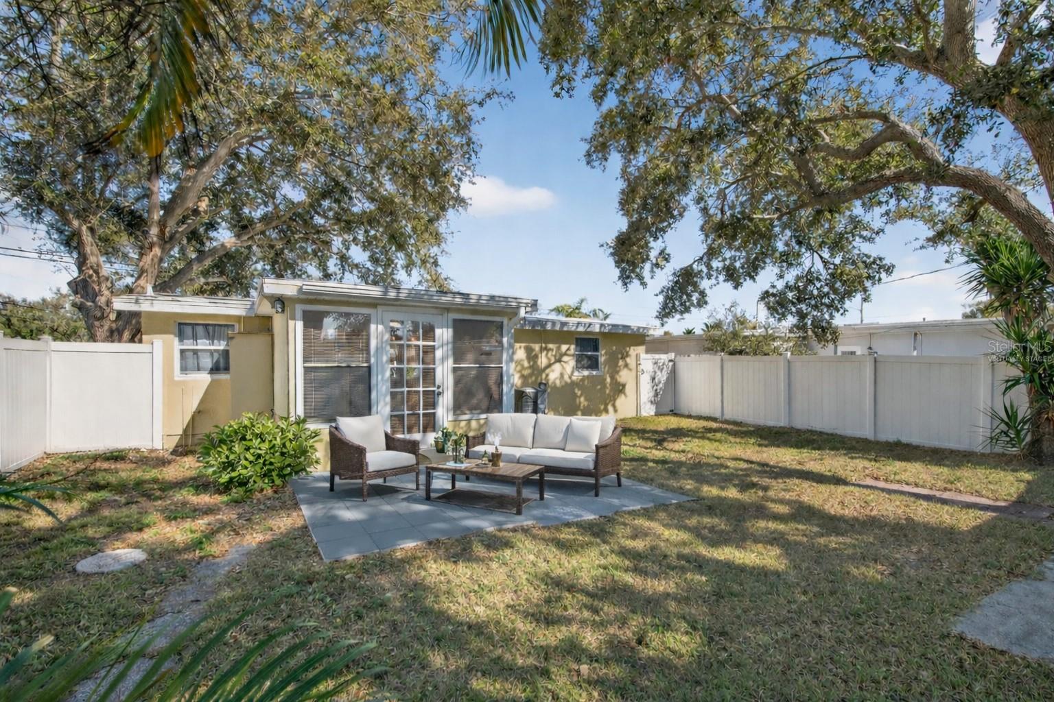 Listing photo id 37 for 10578 117th Drive