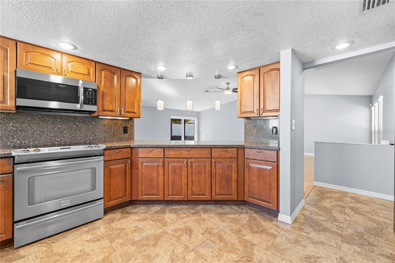 Image 13 of 37 For 9407 Laura Anne Drive