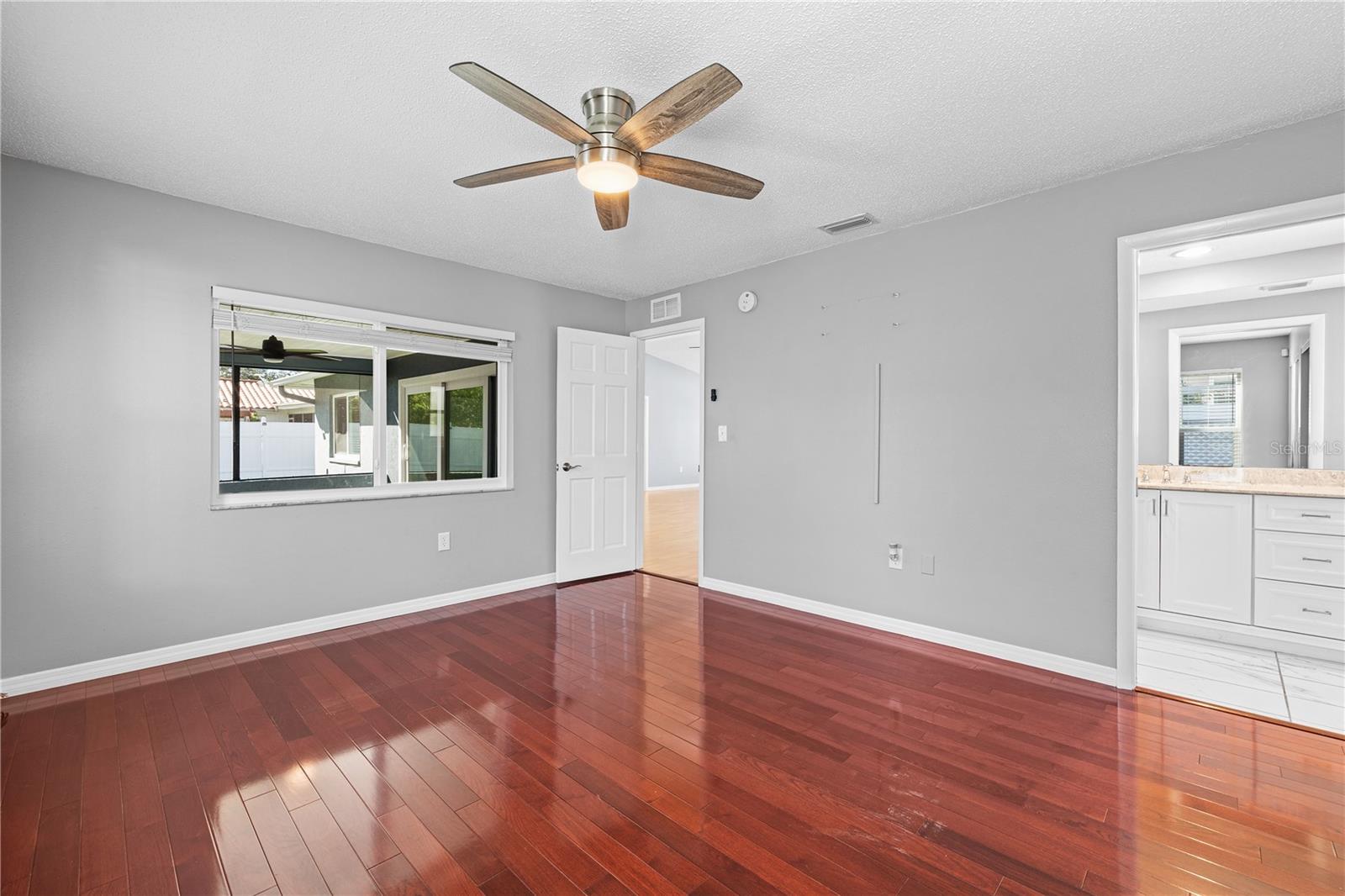 Image 16 of 37 For 9407 Laura Anne Drive