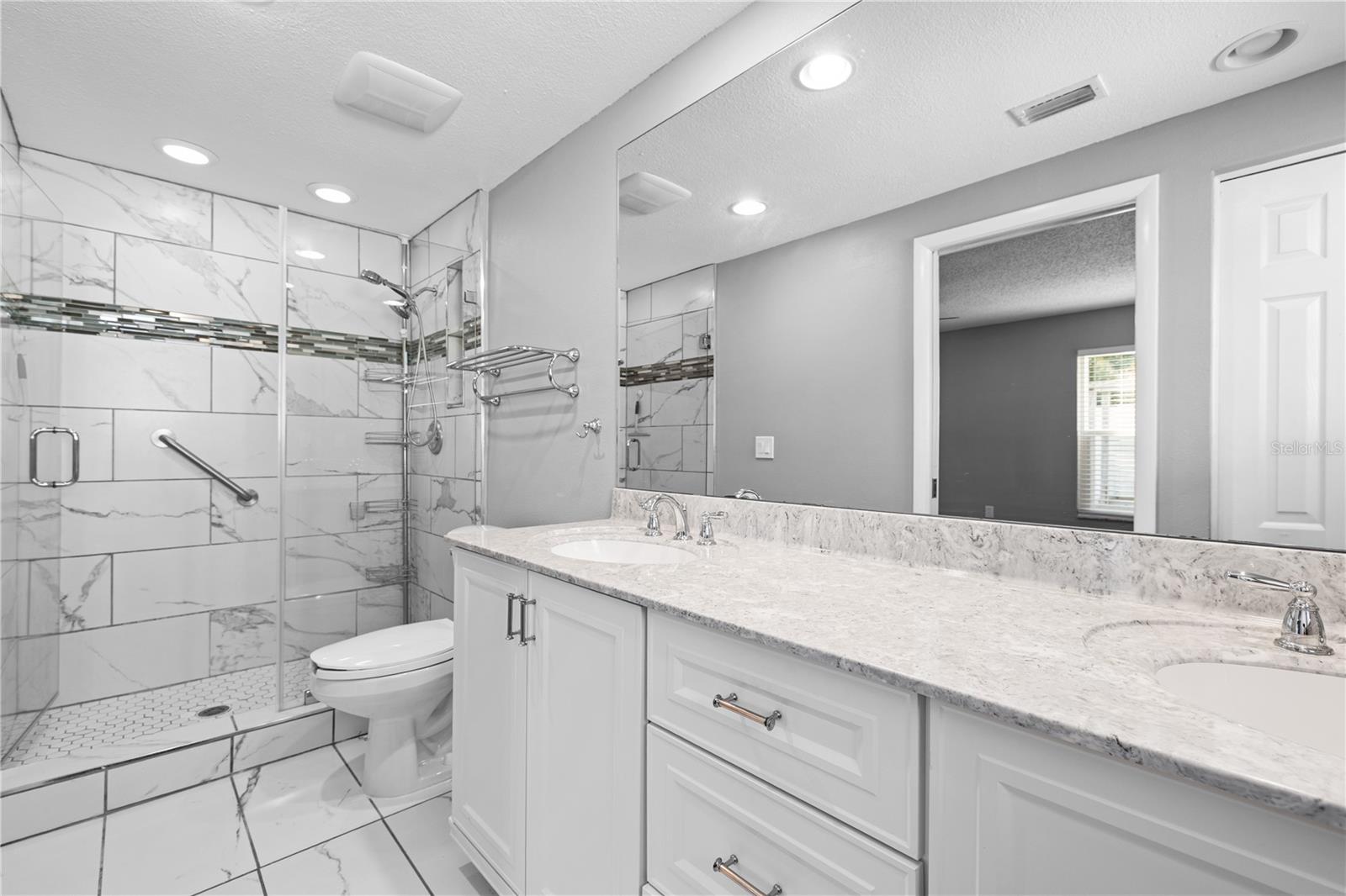 Image 17 of 37 For 9407 Laura Anne Drive