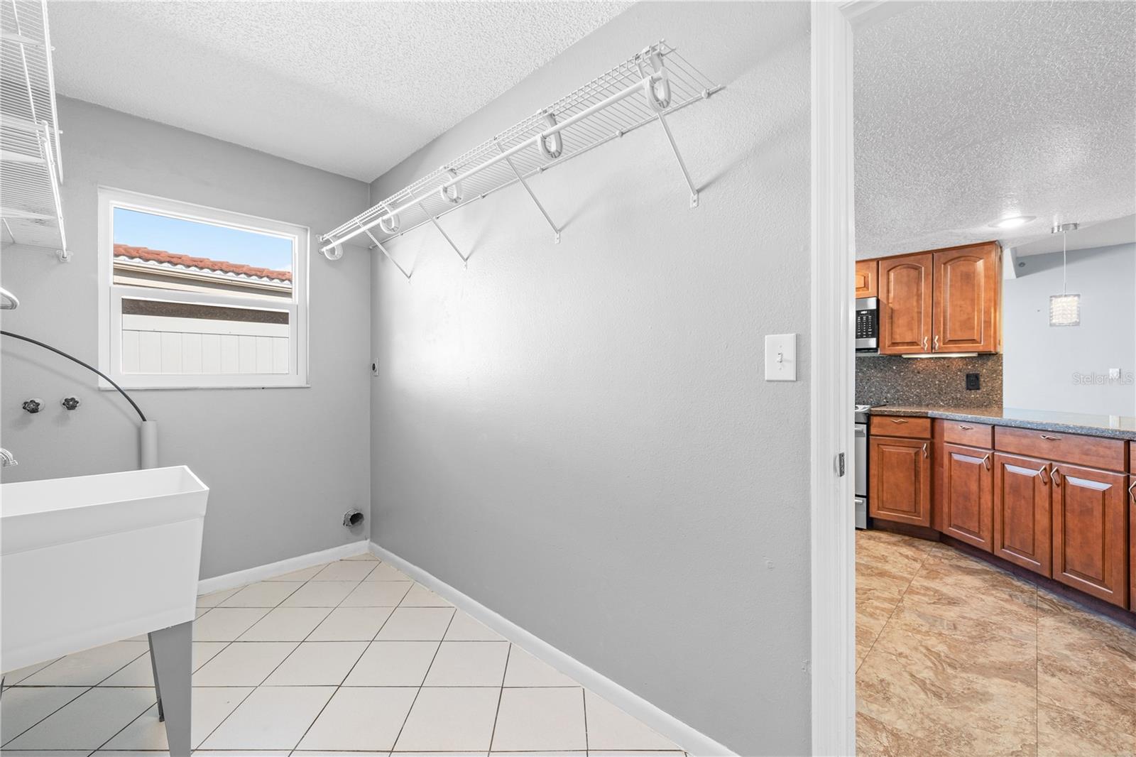 Image 24 of 37 For 9407 Laura Anne Drive