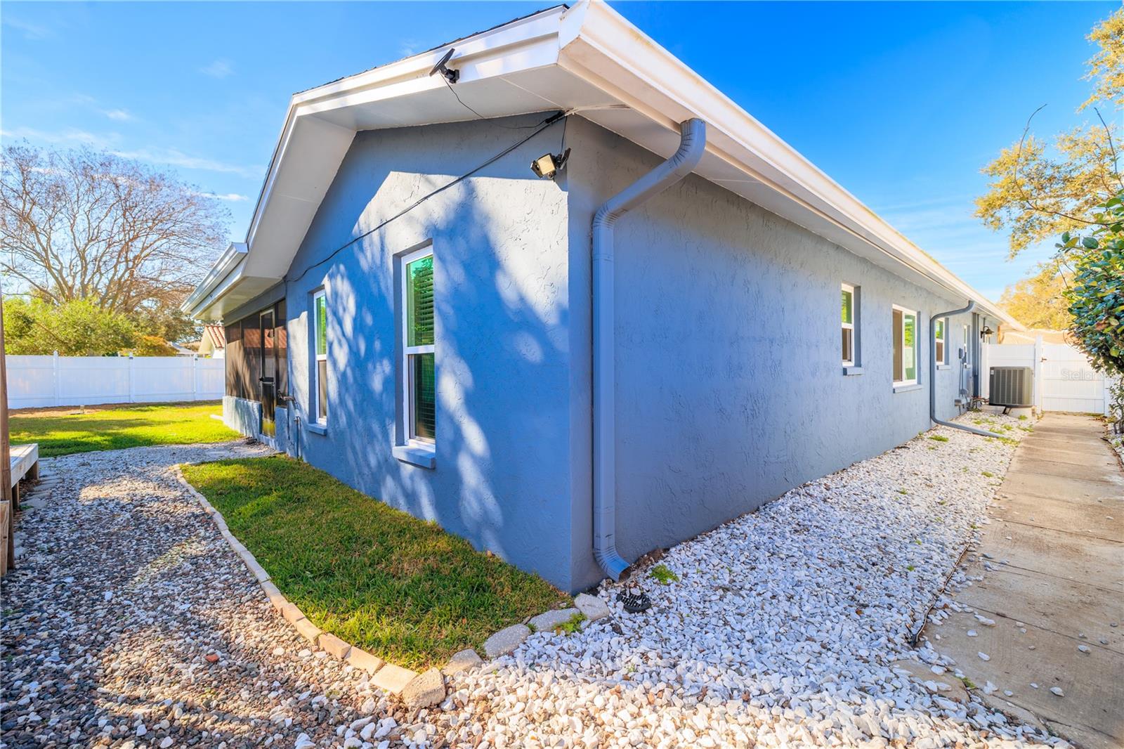 Image 31 of 37 For 9407 Laura Anne Drive