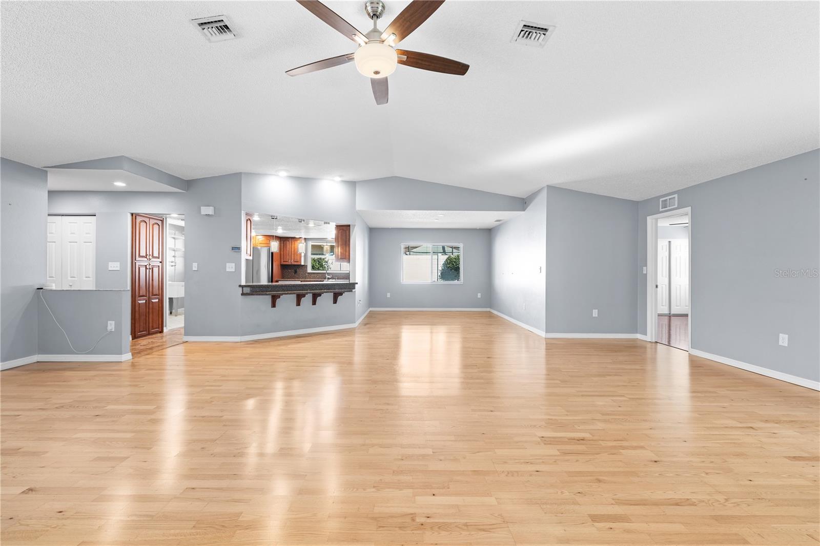 Image 7 of 37 For 9407 Laura Anne Drive