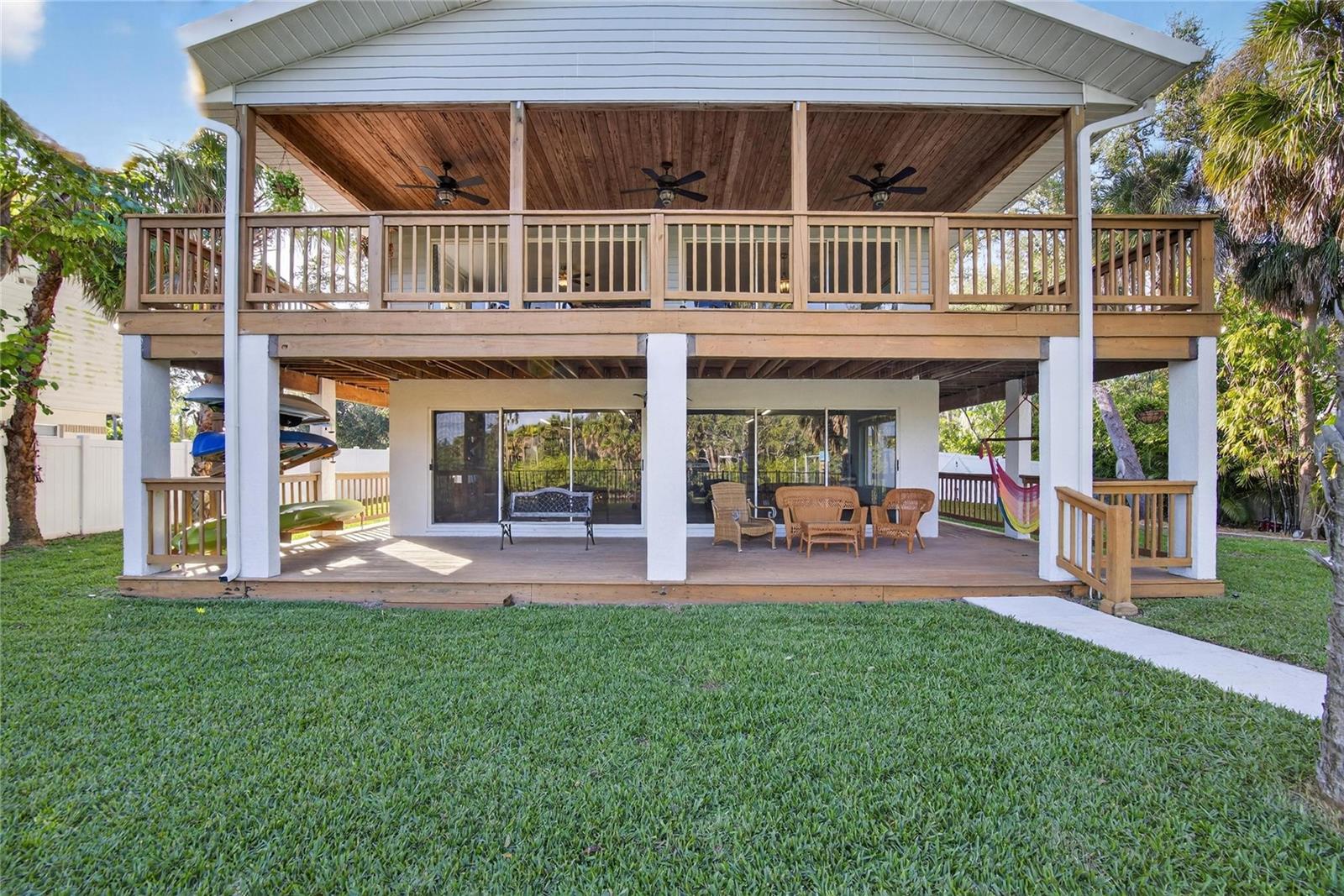 Image 10 of 79 For 9402 Oak Street