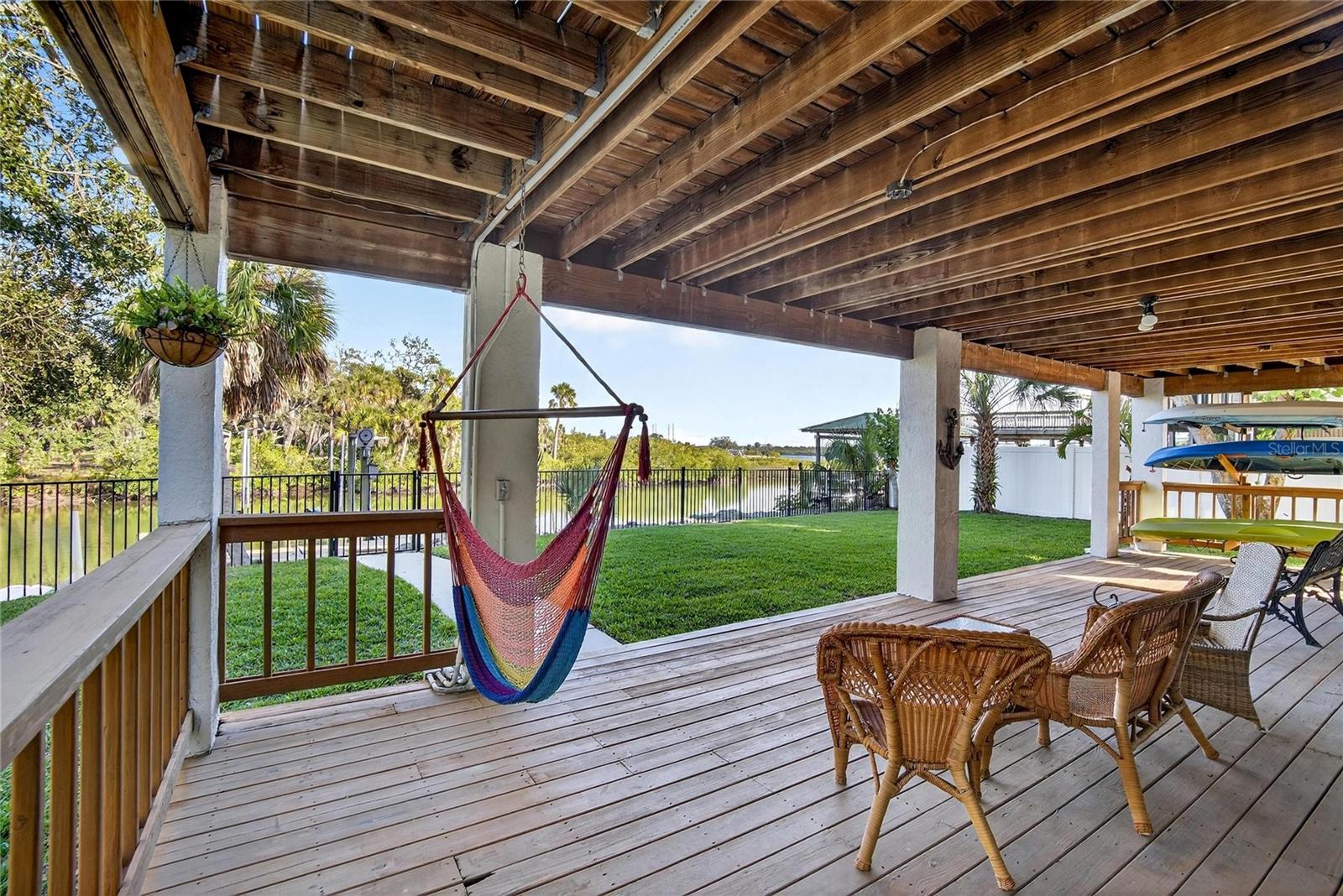 Image 12 of 79 For 9402 Oak Street