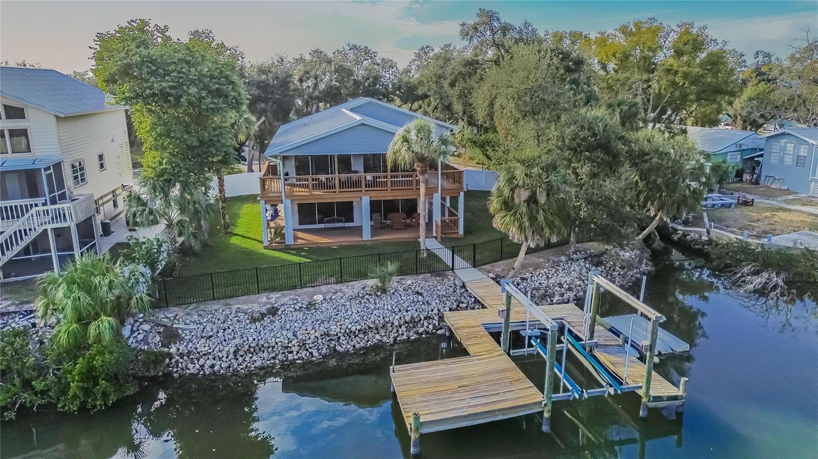 Image 14 of 79 For 9402 Oak Street