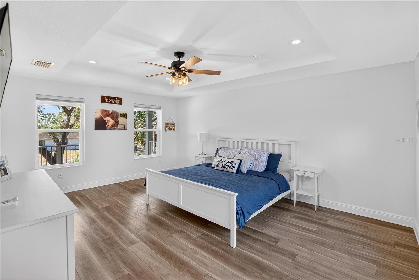 Image 29 of 79 For 9402 Oak Street