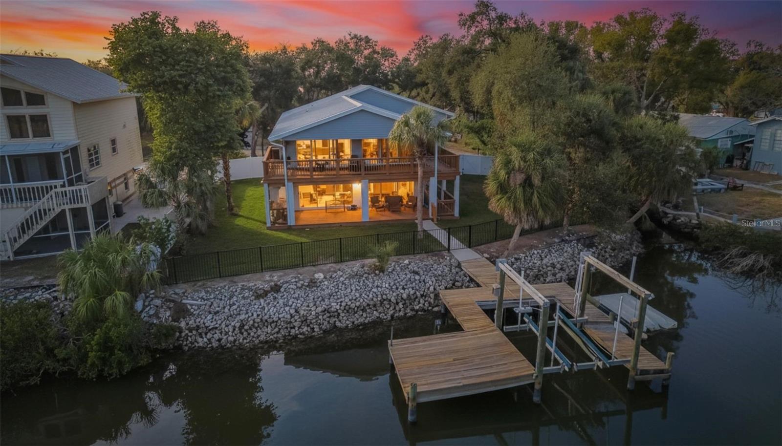 Image 3 of 79 For 9402 Oak Street