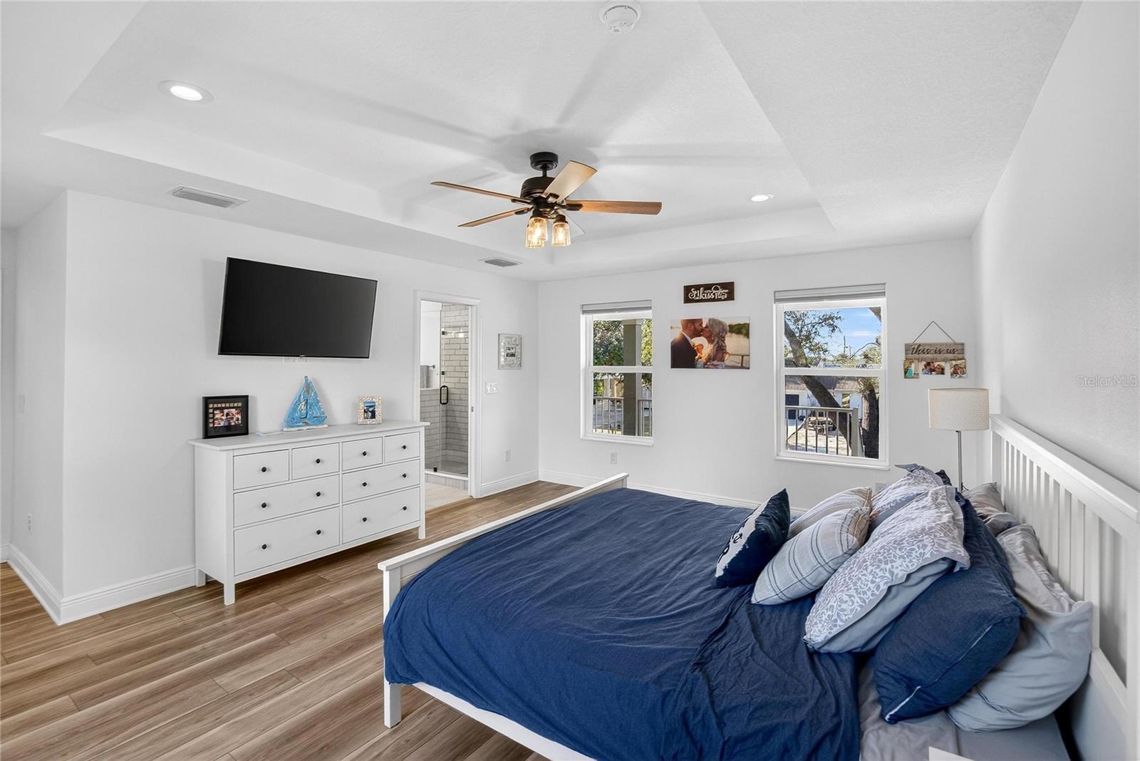 Image 31 of 79 For 9402 Oak Street