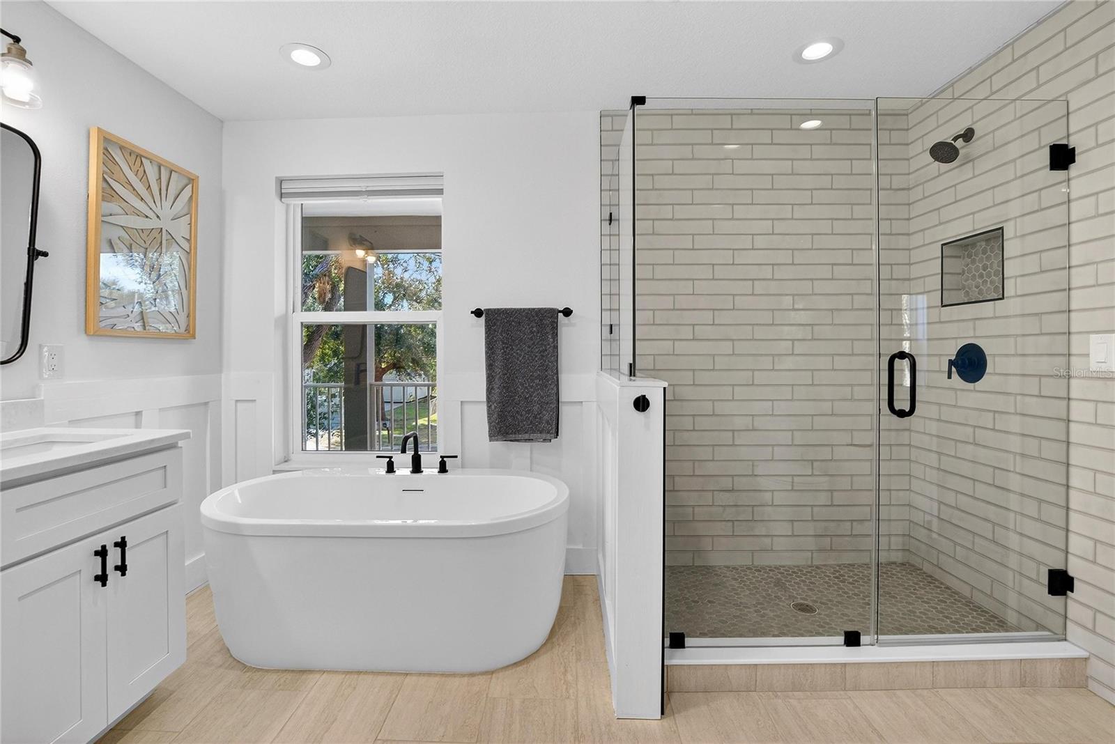 Image 35 of 79 For 9402 Oak Street