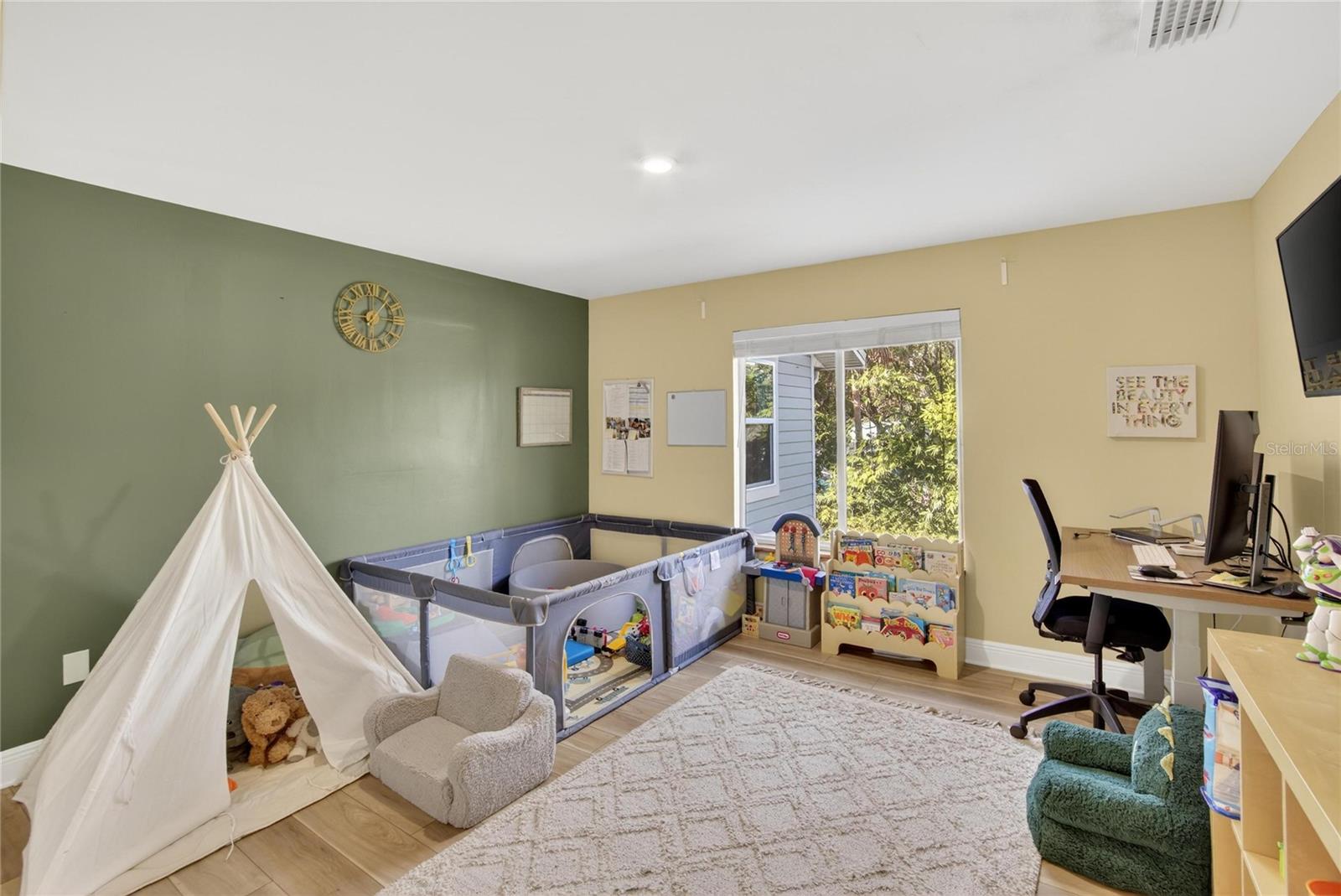 Image 41 of 79 For 9402 Oak Street