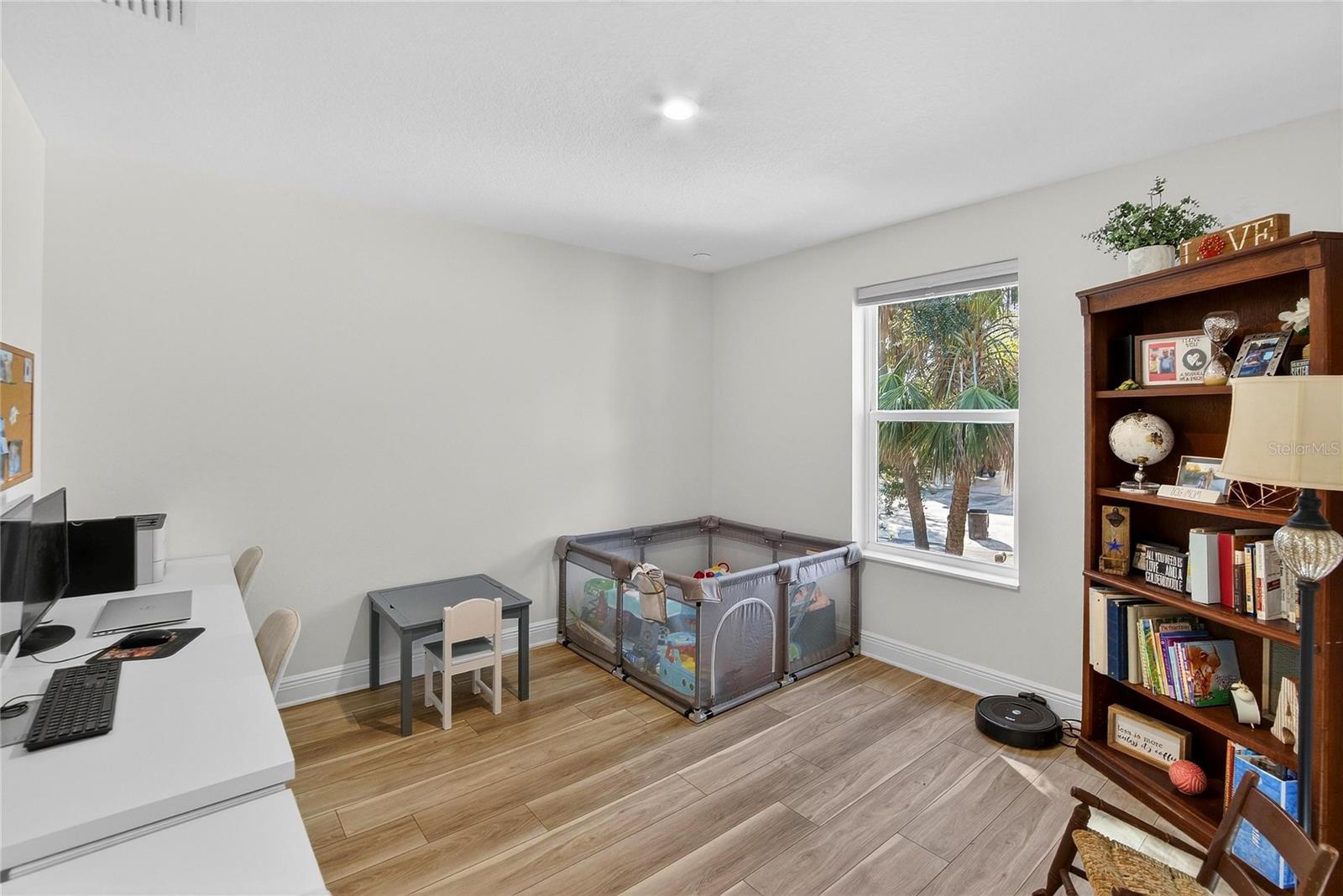 Image 43 of 79 For 9402 Oak Street