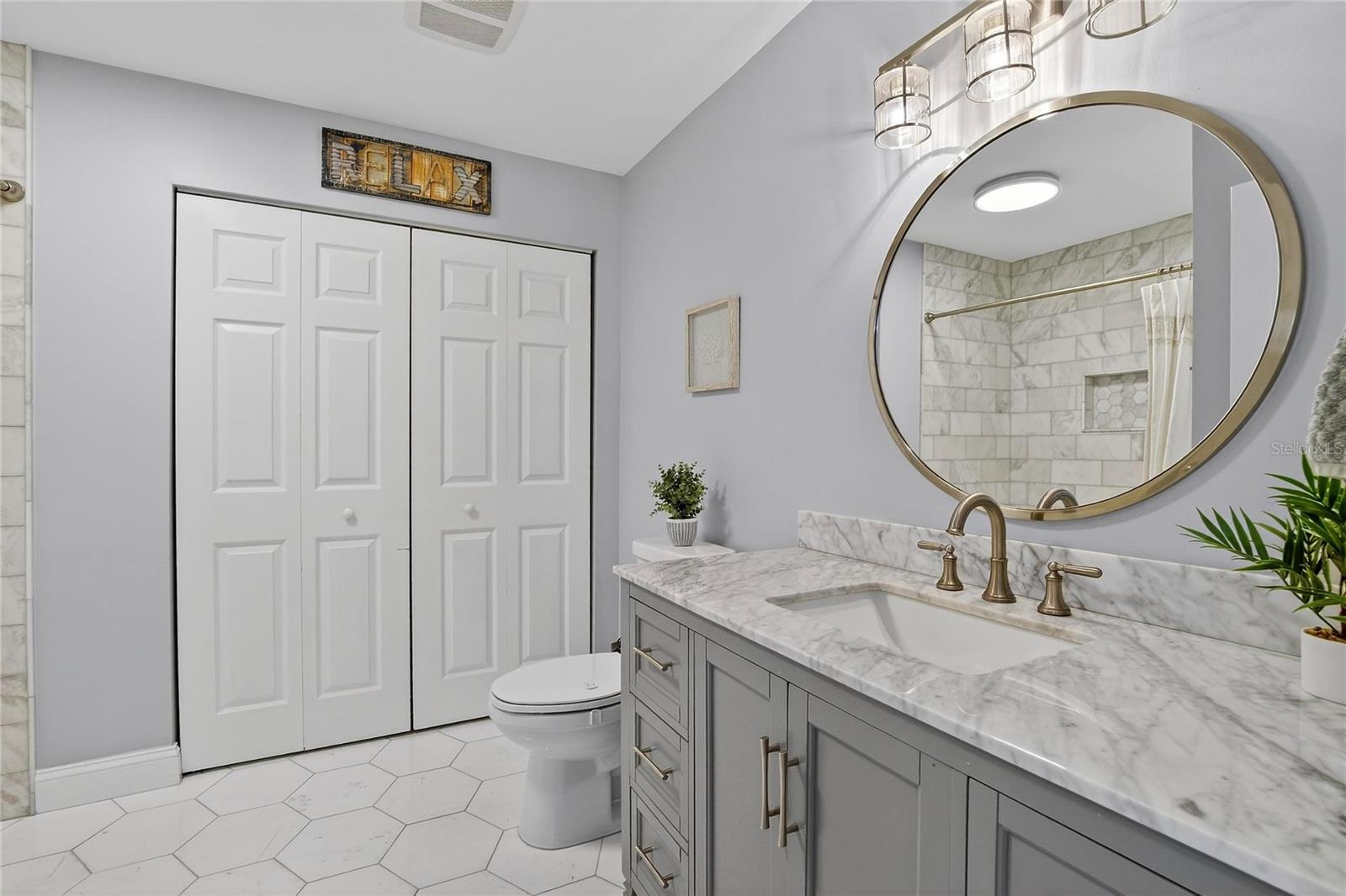 Image 47 of 79 For 9402 Oak Street