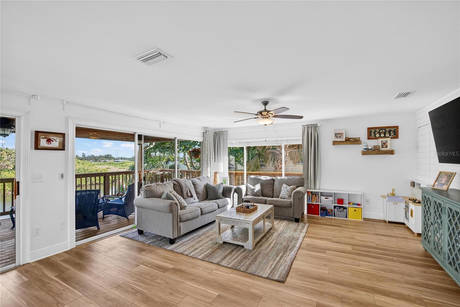 Image 53 of 79 For 9402 Oak Street