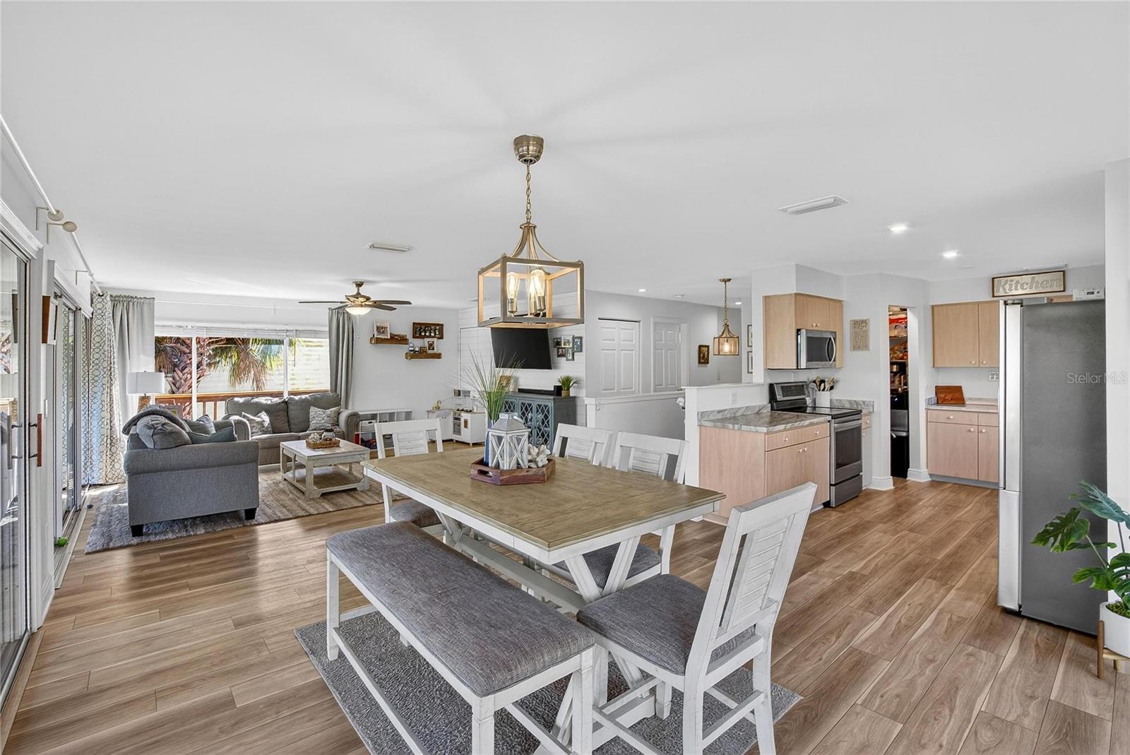 Image 55 of 79 For 9402 Oak Street