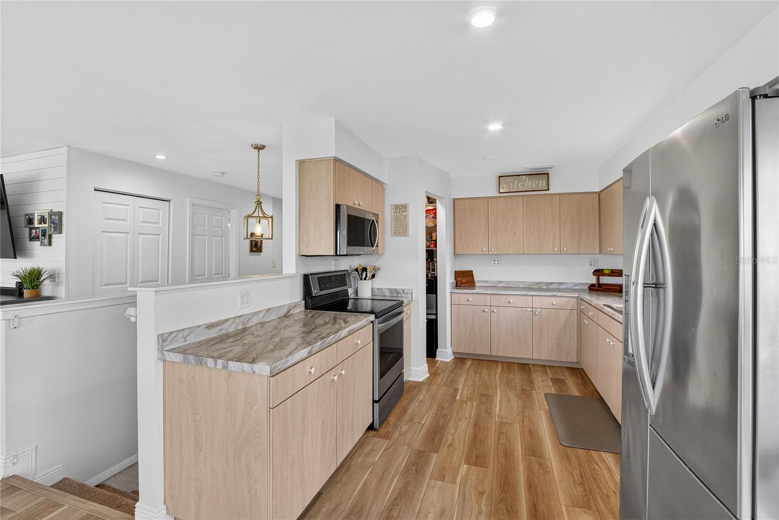 Image 59 of 79 For 9402 Oak Street