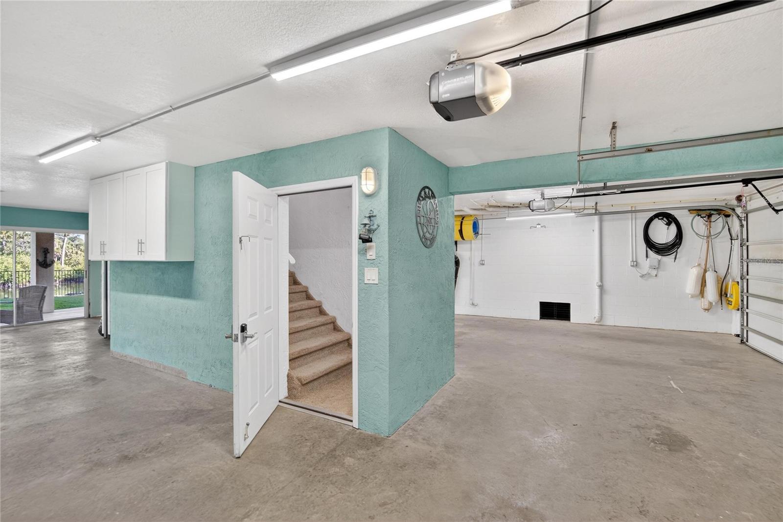 Image 64 of 79 For 9402 Oak Street