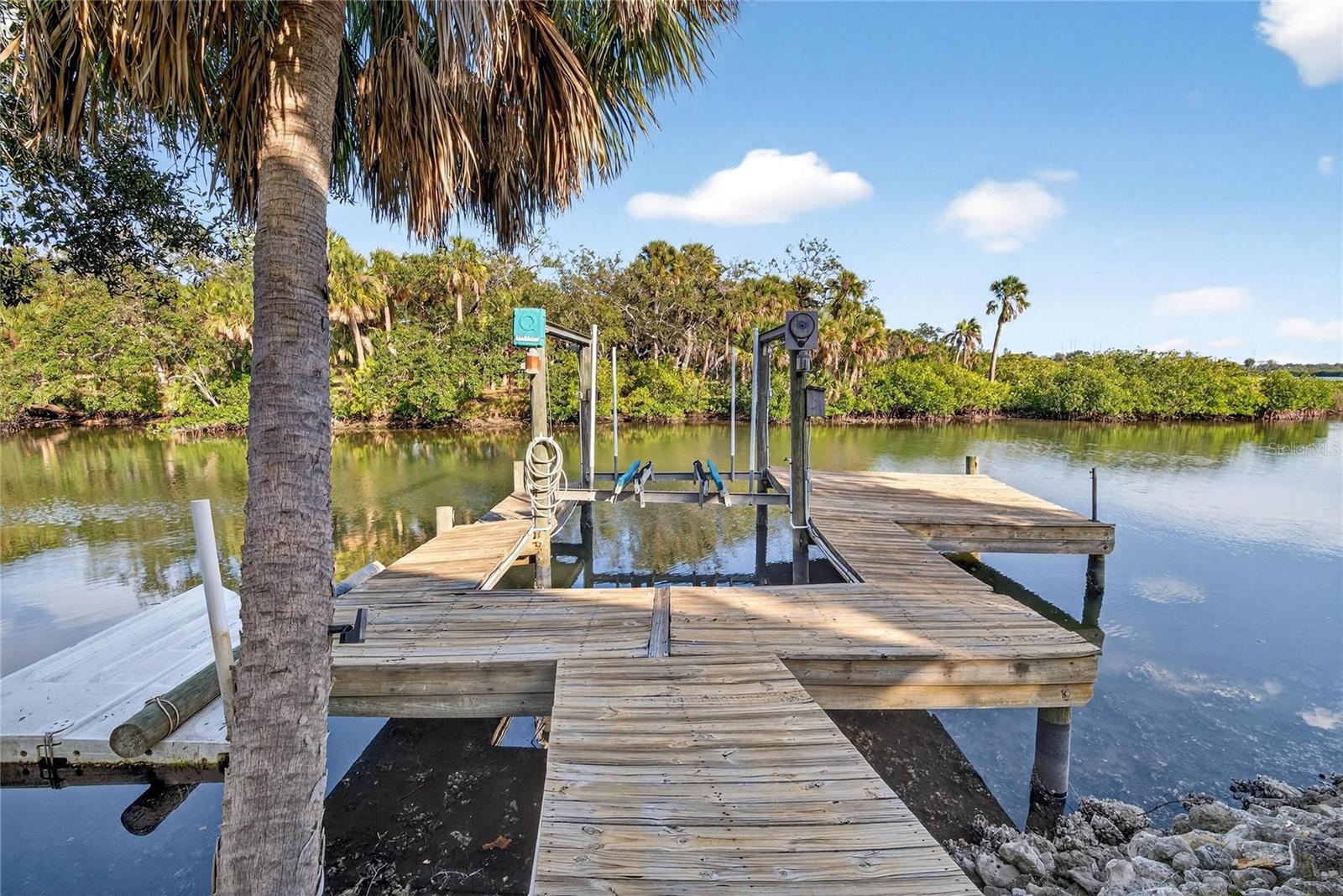 Image 77 of 79 For 9402 Oak Street