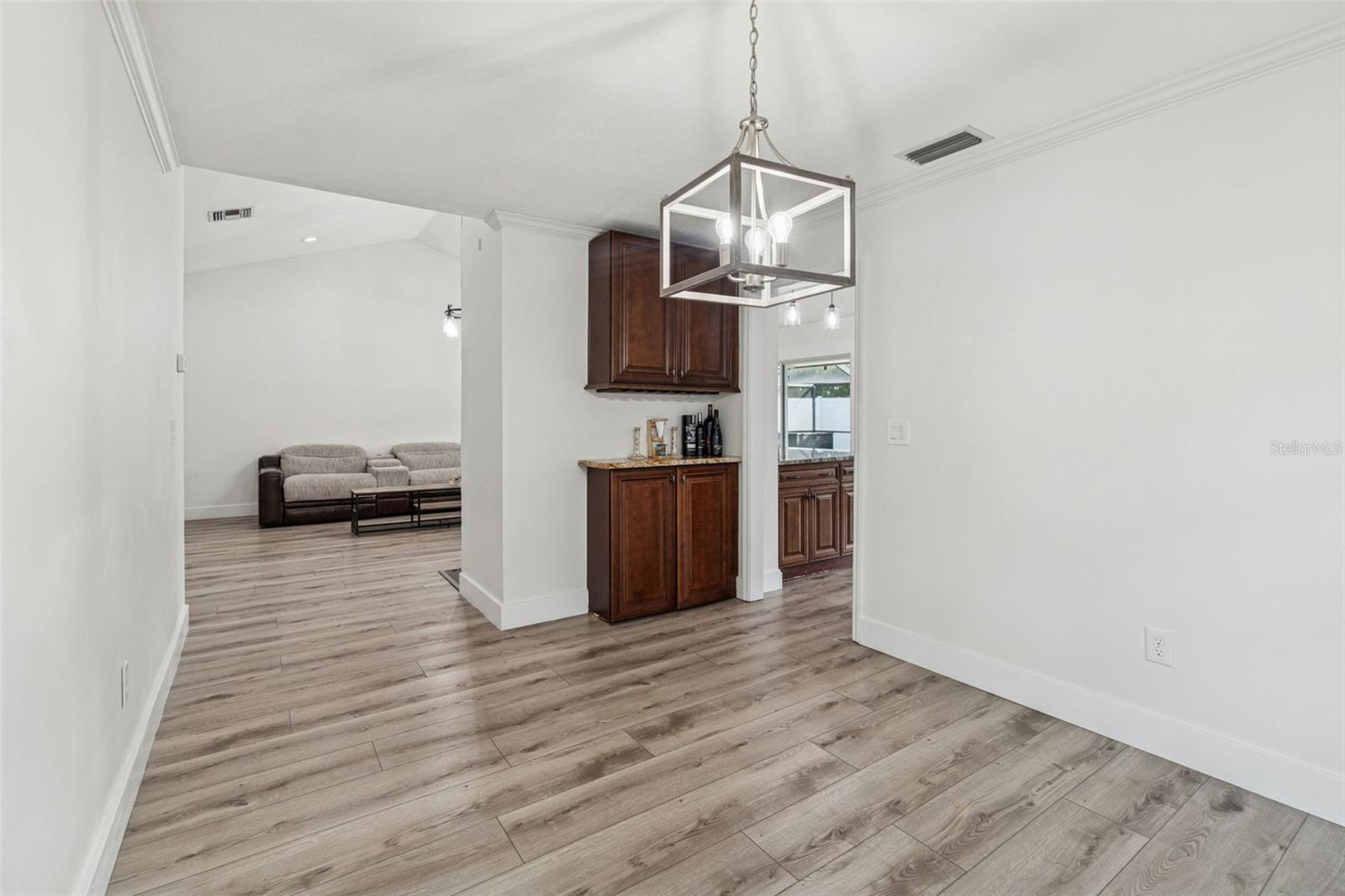 Image 12 of 35 For 15007 Redcliff Drive