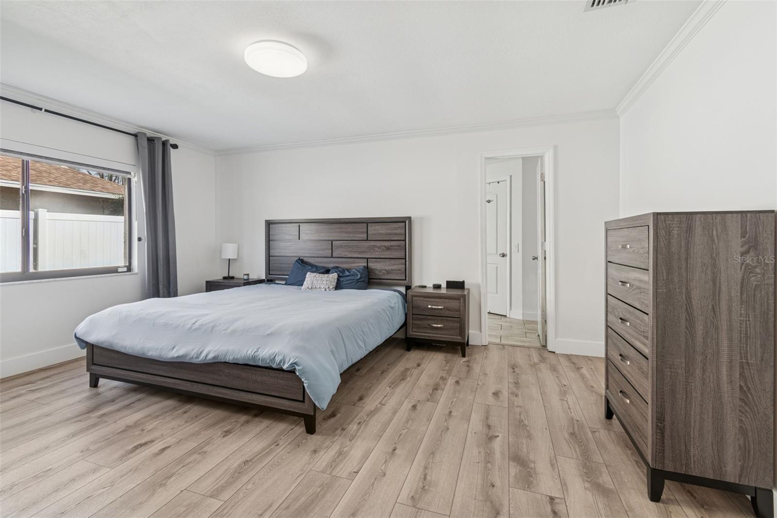 Image 13 of 35 For 15007 Redcliff Drive