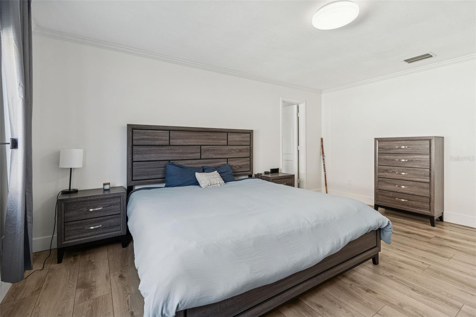 Image 14 of 35 For 15007 Redcliff Drive