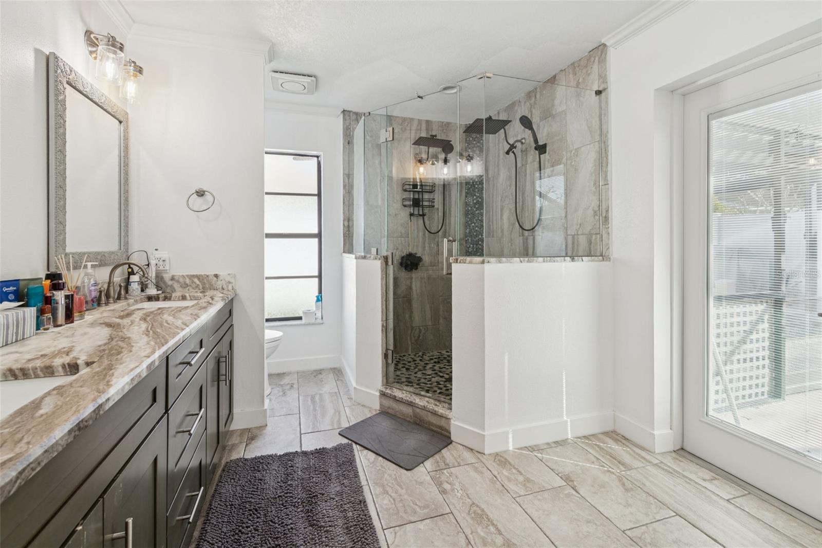 Image 15 of 35 For 15007 Redcliff Drive