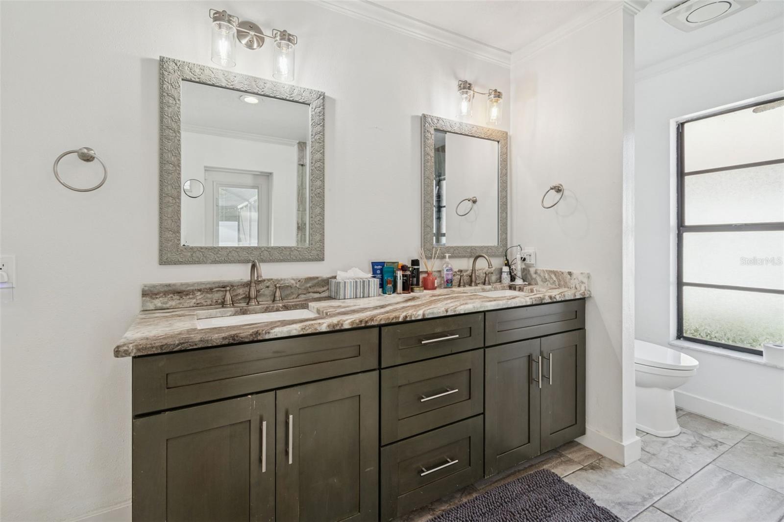 Image 16 of 35 For 15007 Redcliff Drive