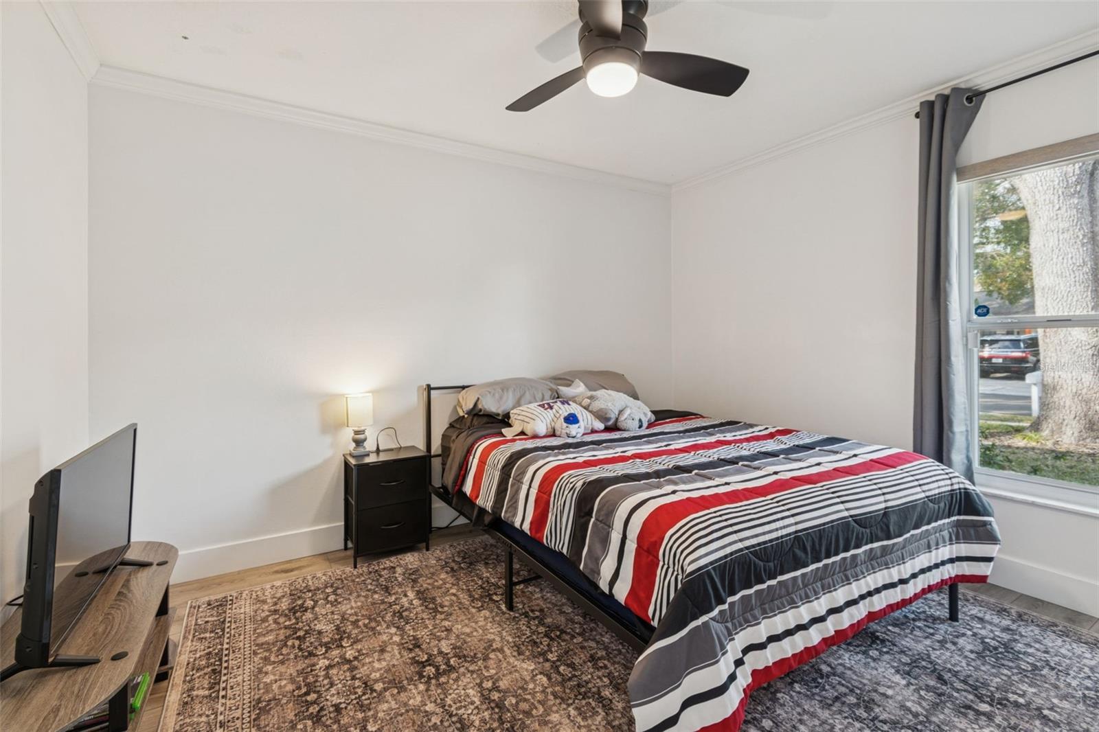 Image 18 of 35 For 15007 Redcliff Drive