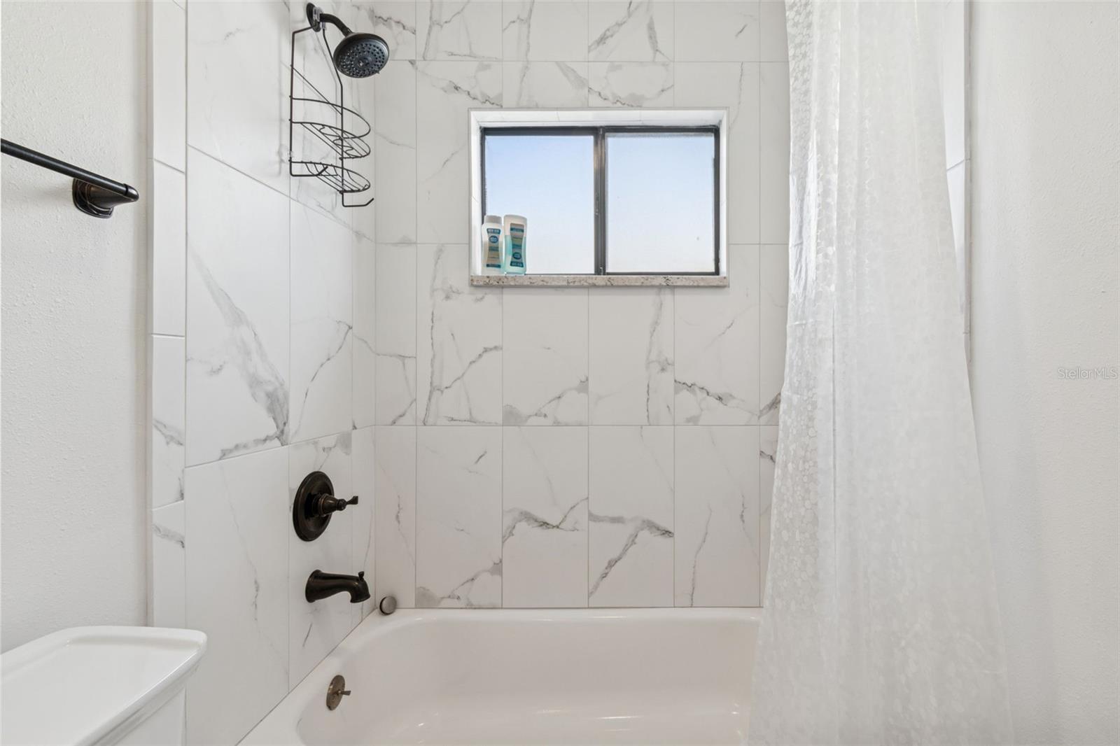 Image 22 of 35 For 15007 Redcliff Drive