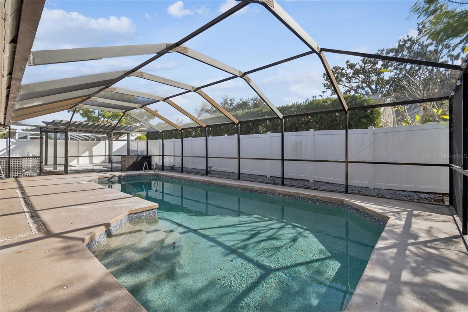 Image 24 of 35 For 15007 Redcliff Drive