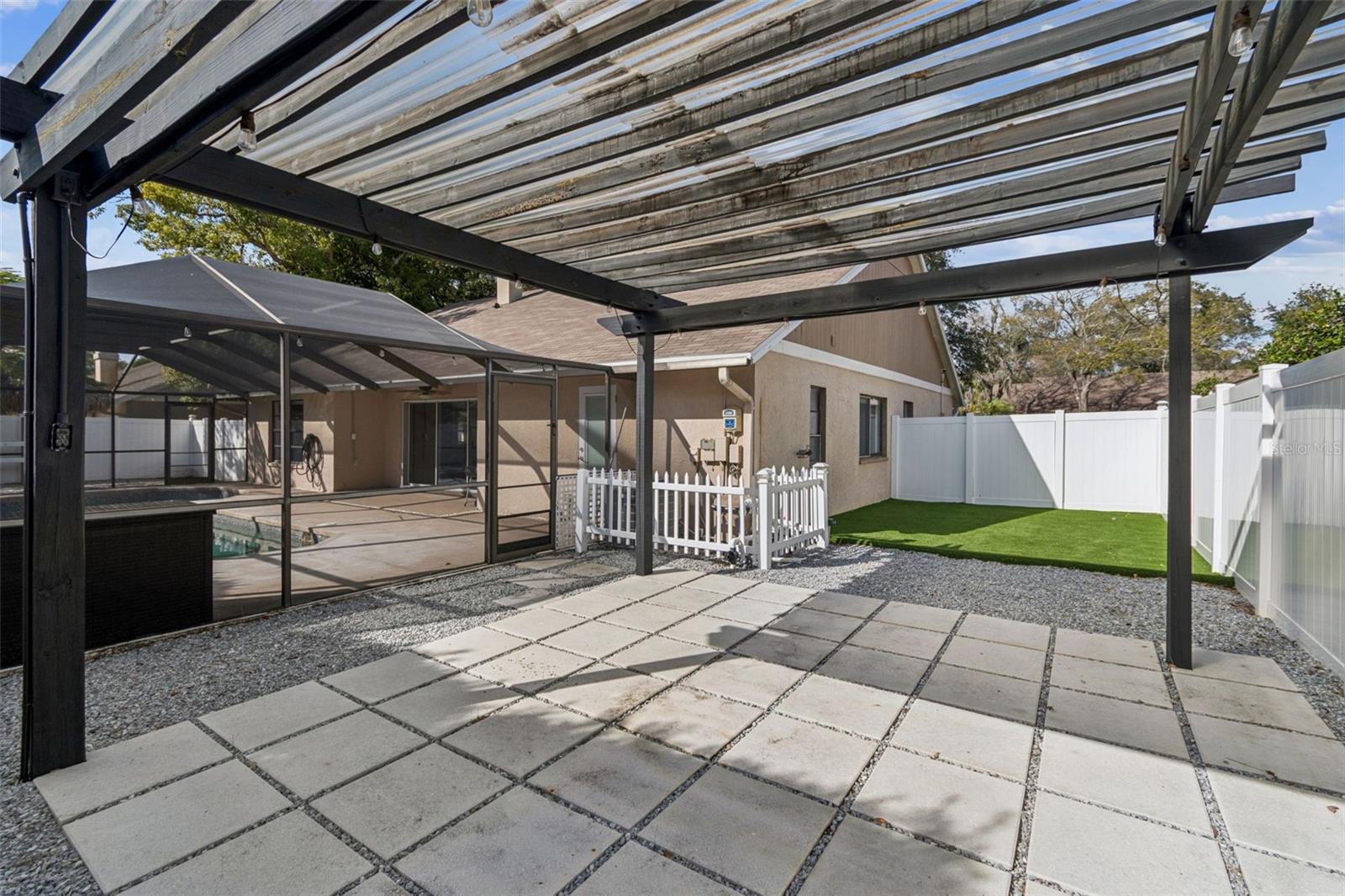 Image 27 of 35 For 15007 Redcliff Drive