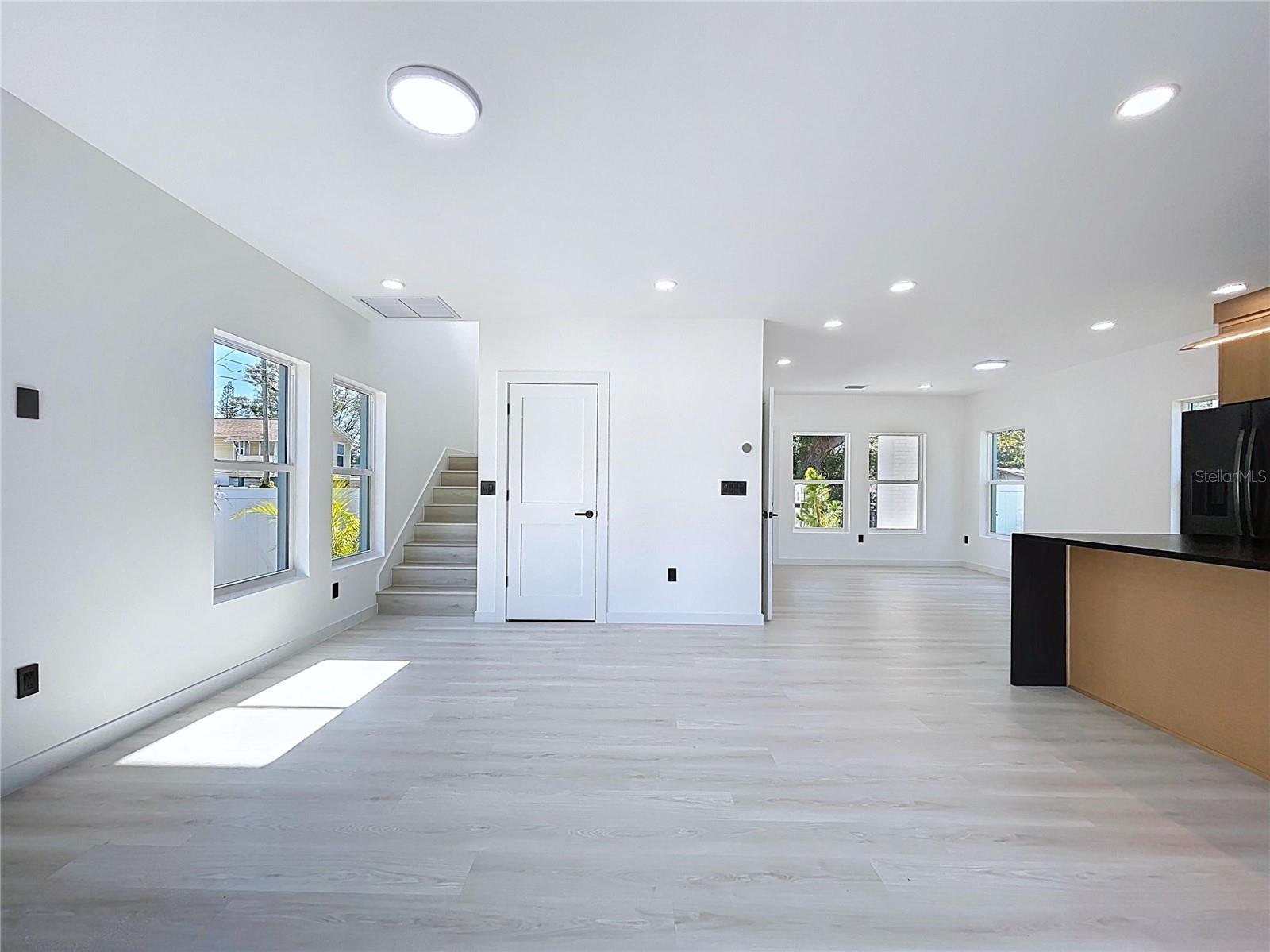 Image 19 of 81 For 4601 Queensboro Avenue S