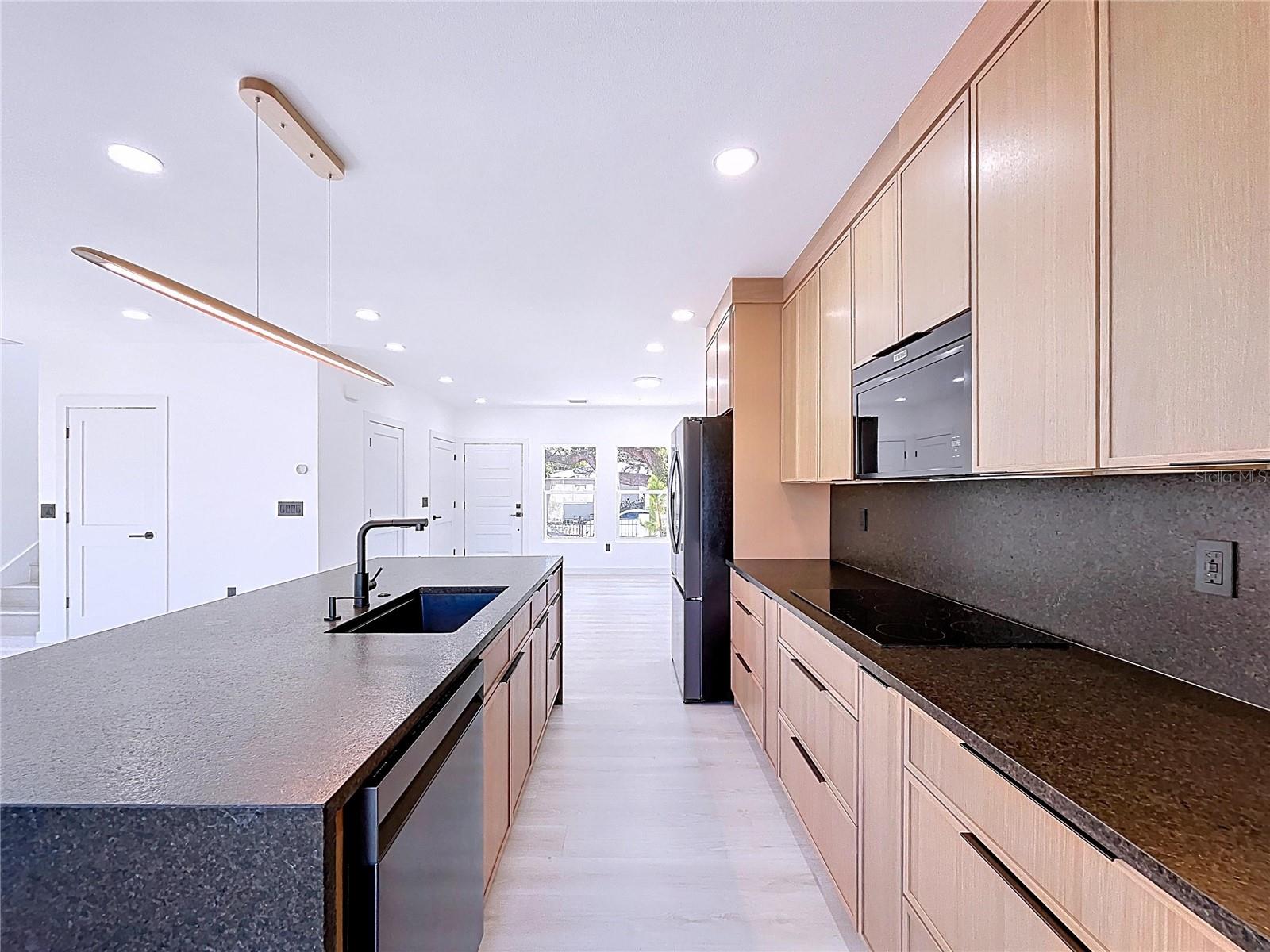 Image 29 of 81 For 4601 Queensboro Avenue S