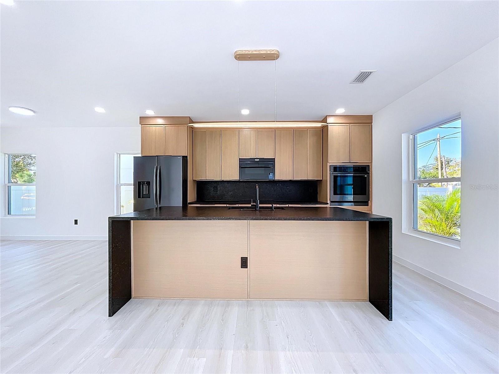 Image 32 of 81 For 4601 Queensboro Avenue S