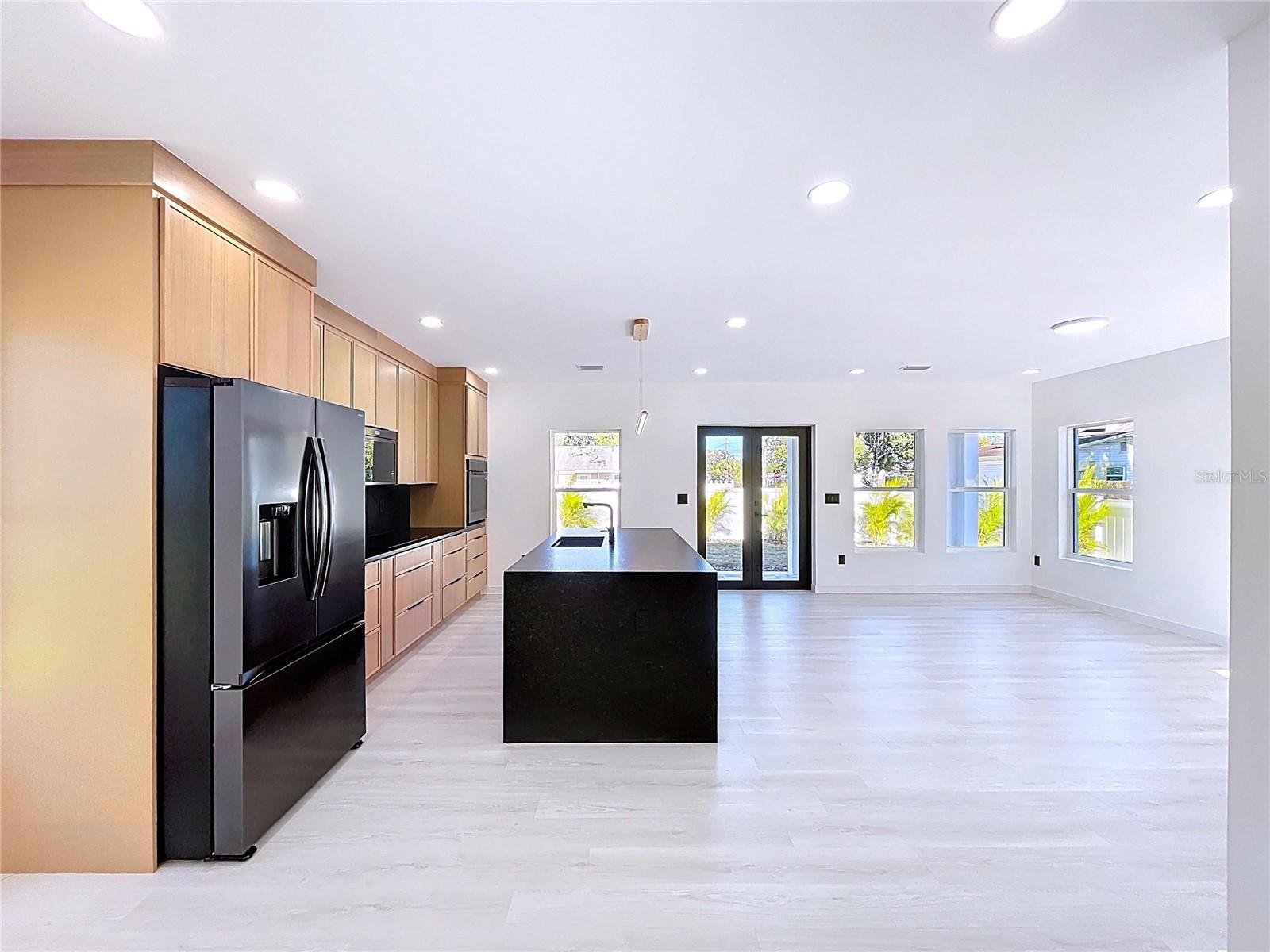 Image 36 of 81 For 4601 Queensboro Avenue S