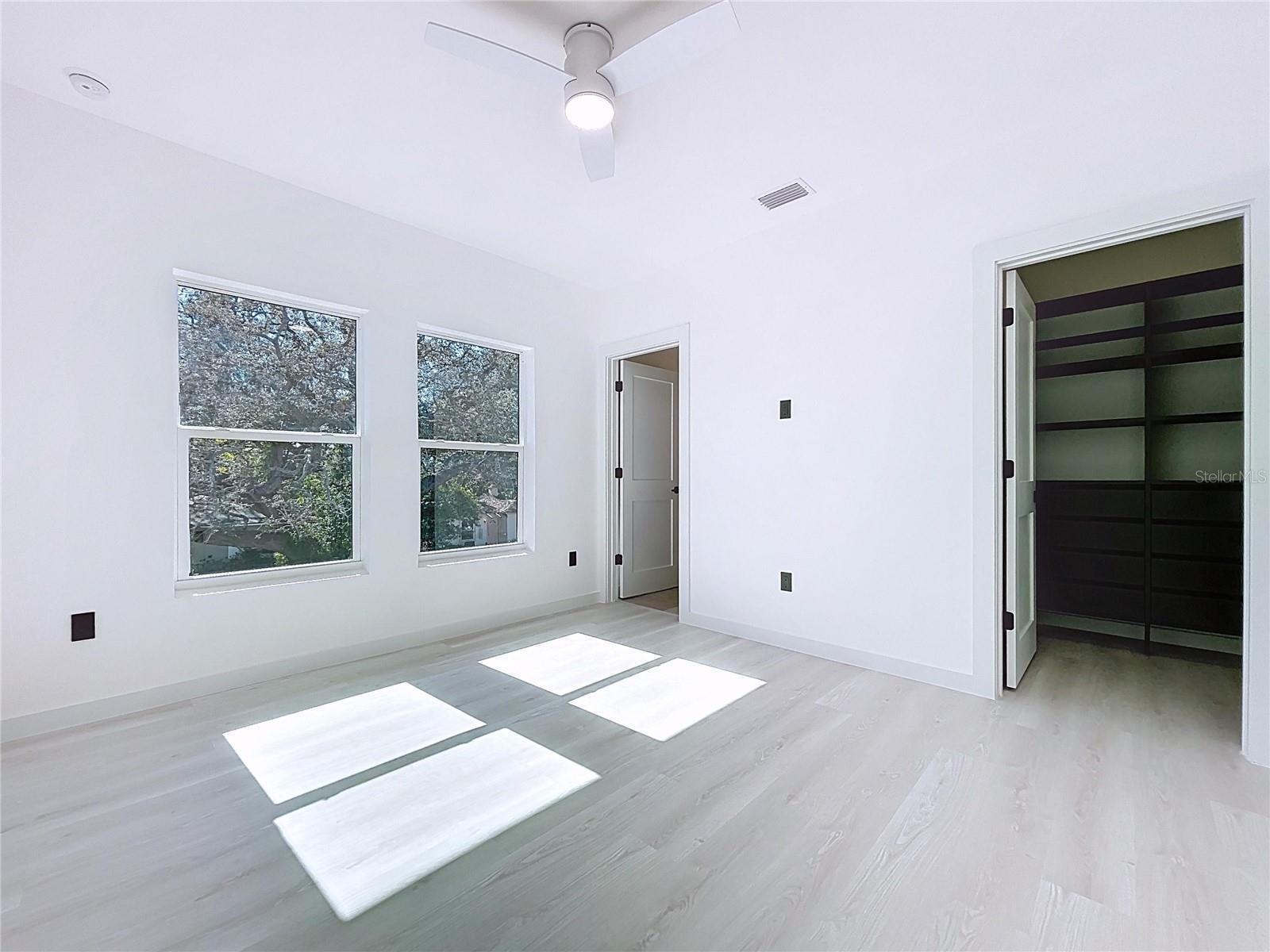 Image 40 of 81 For 4601 Queensboro Avenue S