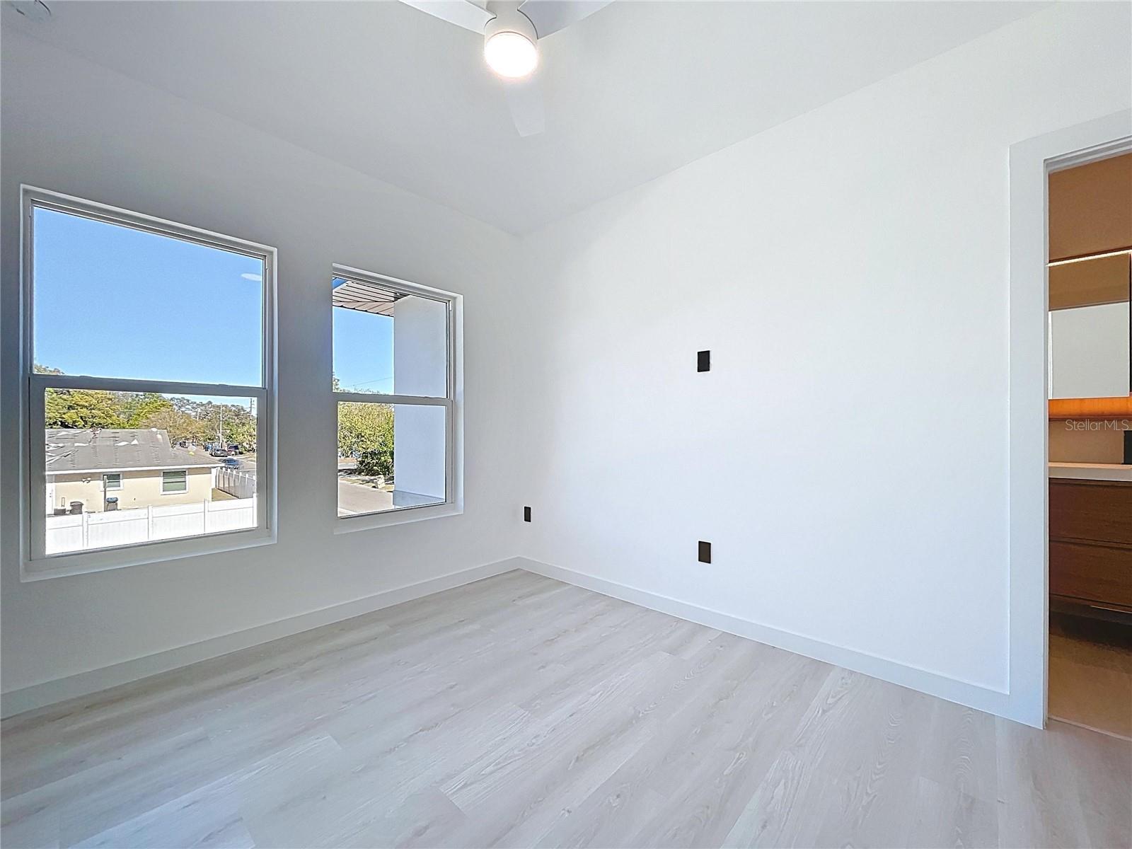 Image 51 of 81 For 4601 Queensboro Avenue S