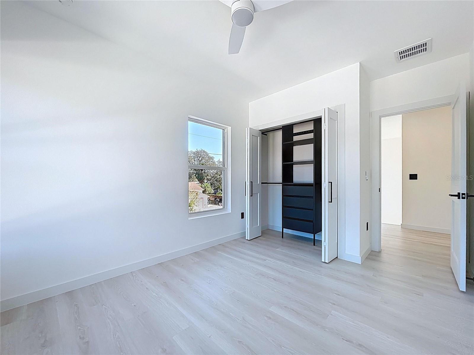 Image 56 of 81 For 4601 Queensboro Avenue S