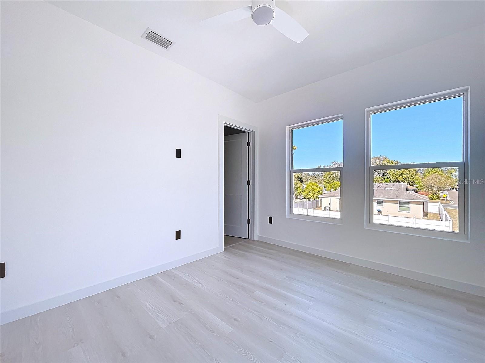 Image 58 of 81 For 4601 Queensboro Avenue S