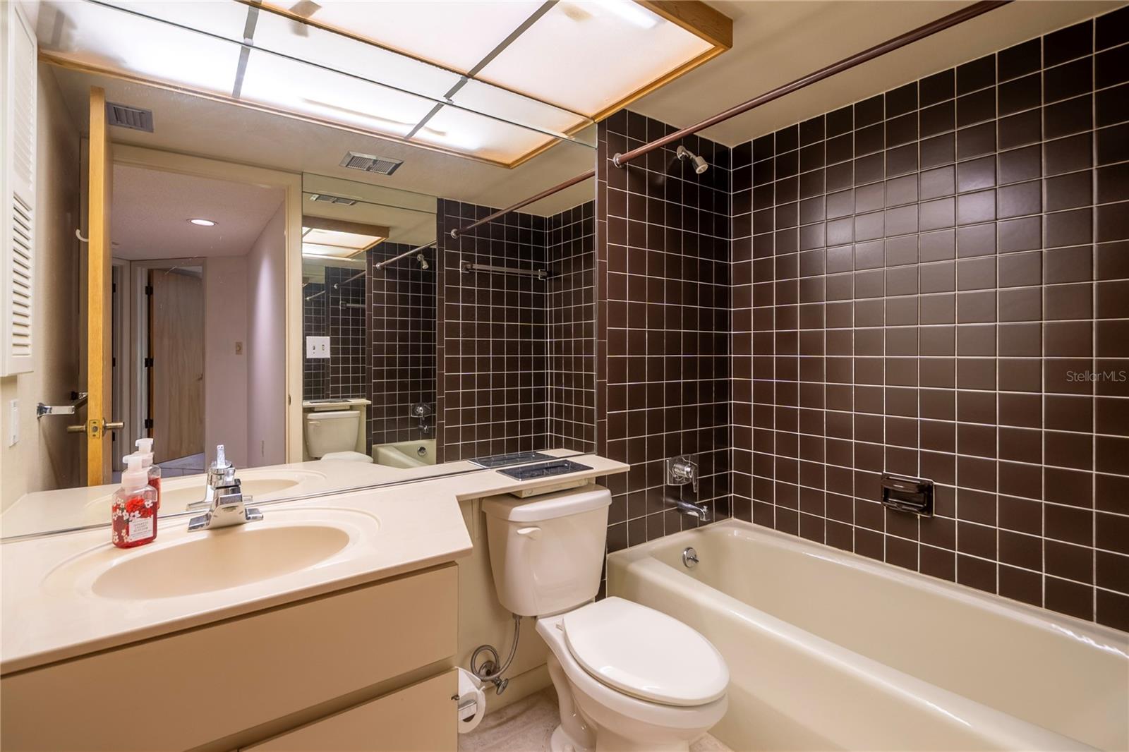 Image 15 of 35 For 900 Pinellas Bayway S 109