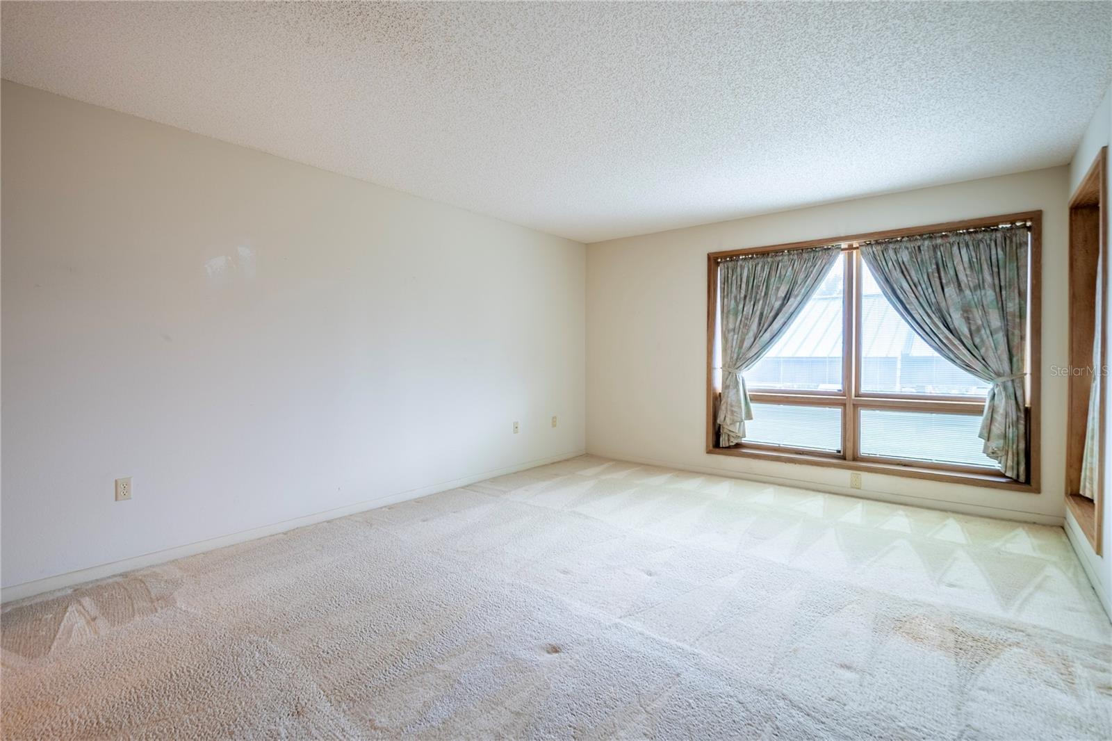 Image 18 of 35 For 900 Pinellas Bayway S 109