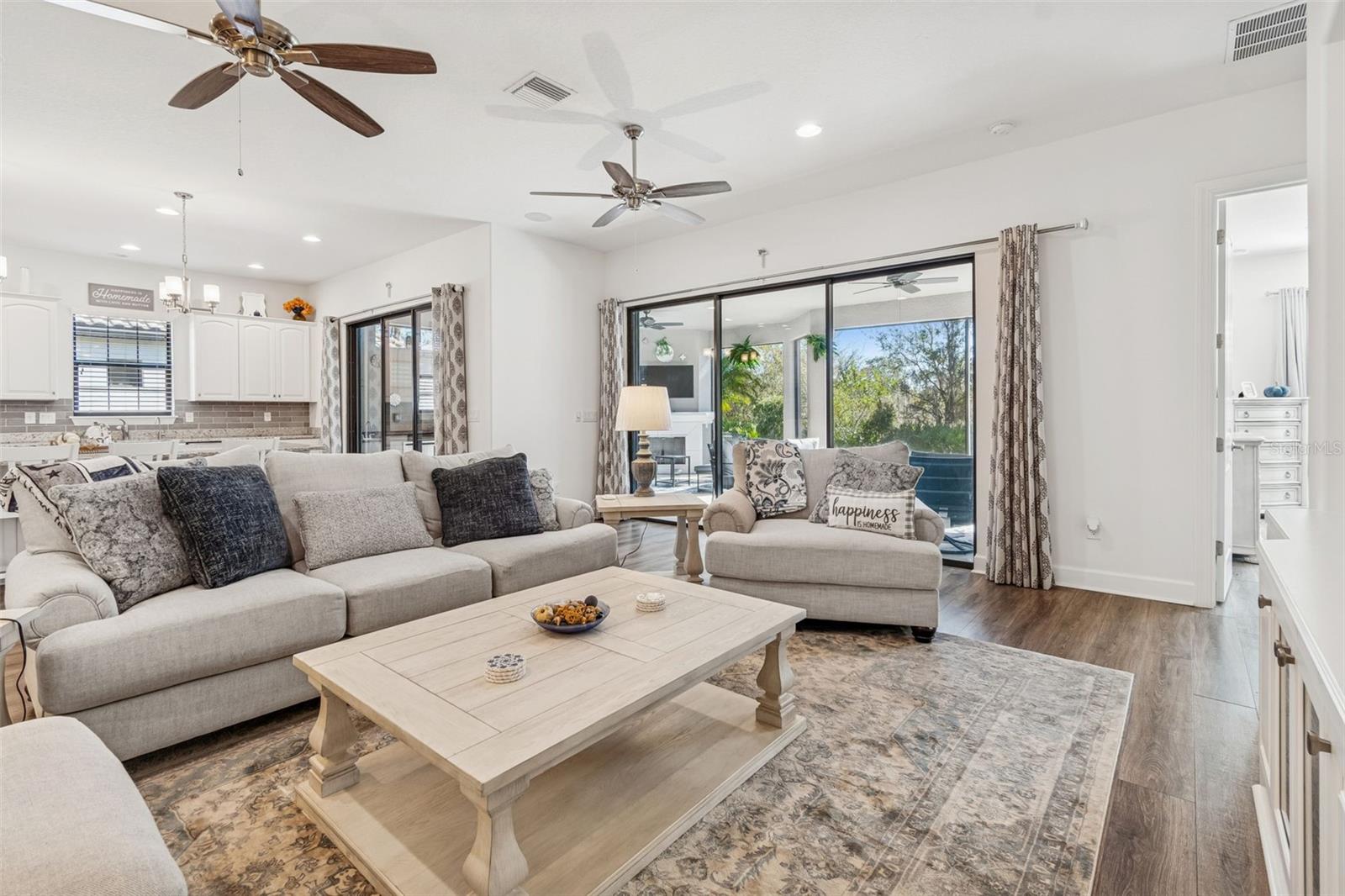 Image 21 of 83 For 8723 Sorano Villa Drive